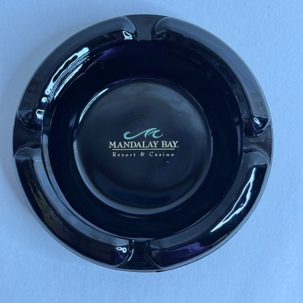 Mandalay Bay Resort & Casino Las Vegas Black Glass‎ Ashtray 4.25" Round Souvenir